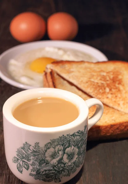 Традиційний здоровий сніданок — стокове фото