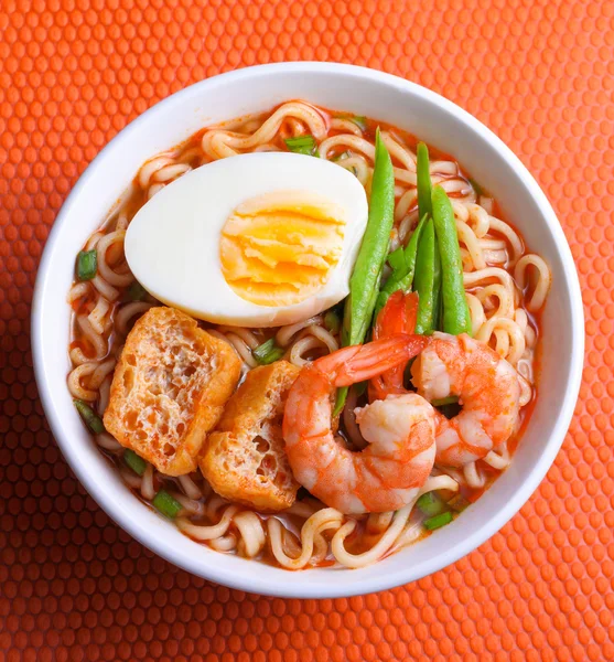 Varm och kryddig instant noodle — Stockfoto