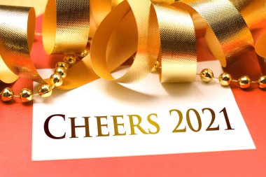 2021 yılının şerefine. Sana merak, huzur ve anlam dolu yeni bir yıl diliyoruz..