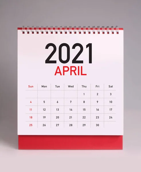 Simple Desk Calendar April 2021 — Stock Photo, Image