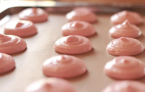 Zelfgemaakte roze kleur macaron — Stockfoto