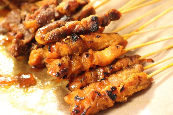 Satay es un kebab de estilo malayo . —  Fotos de Stock