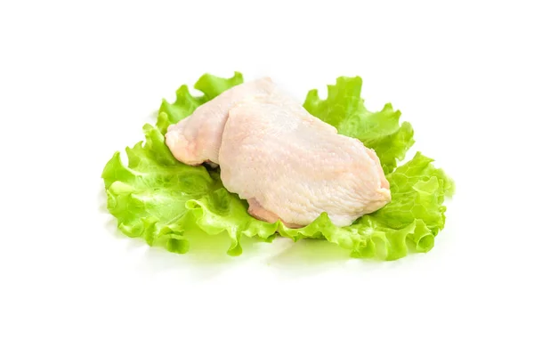 Muslo Pollo Crudo Ensalada Verde Aislados Sobre Fondo Blanco — Foto de Stock