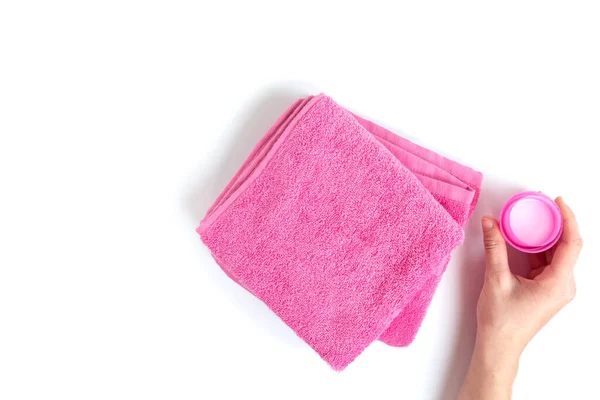 Płyn Prania Różowy Ręcznik Izolowane Białym Tle — Zdjęcie stockowe