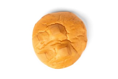 Ekmek beyaz arkaplanda izole edildi.