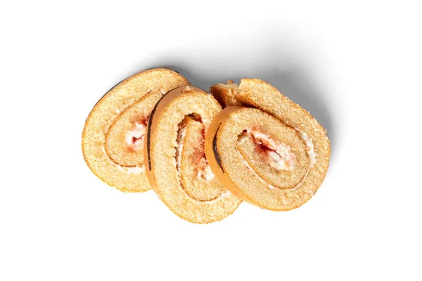 Rotolo Biscotti Con Ripieno Fragole Isolato Sfondo Bianco — Foto Stock