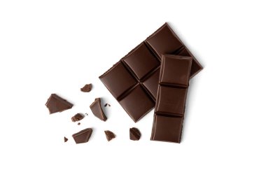 Beyaz arkaplanda izole edilmiş çikolata.