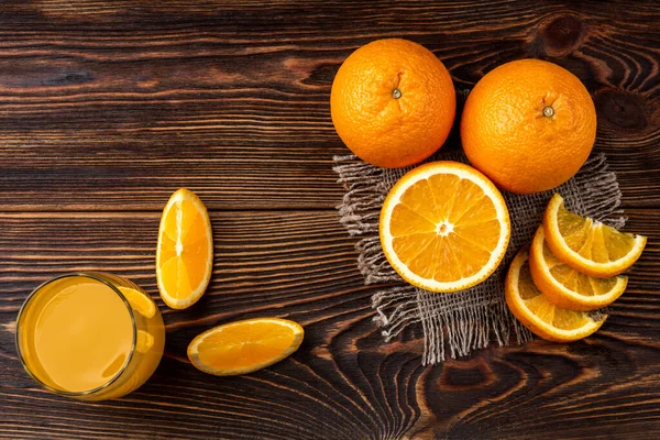 Pomerančová Šťáva Dřevěném Pozadí — Stock fotografie