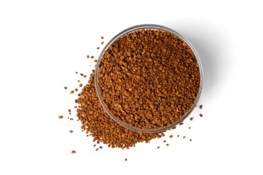 Beyaz arka planda izole edilmiş Granülatif kahve.