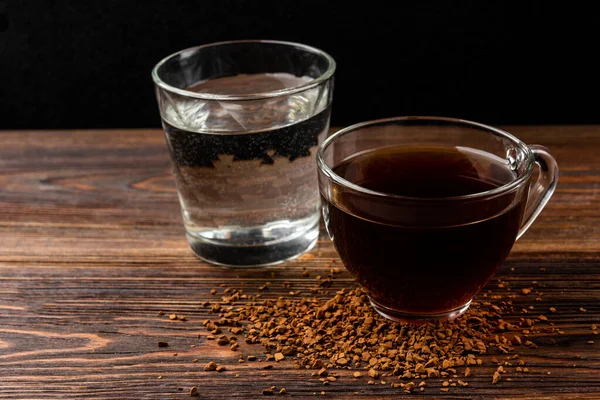 Taza Café Agua Sobre Fondo Madera Oscura — Foto de Stock