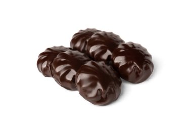 Beyaz arka planda izole edilmiş çikolatalı lokum..