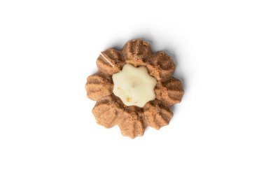 Beyaz arka planda izole çikolatalı kurabiyeler..