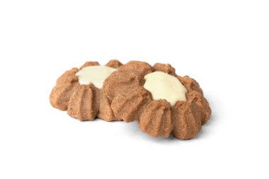 Beyaz arka planda izole çikolatalı kurabiyeler..