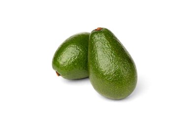 avokado beyaz arkaplanda izole edildi.