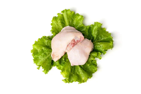 Rohe Hähnchenschenkel Mit Salat Isoliert Auf Weißem Hintergrund — Stockfoto