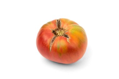 Beyaz arkaplanda izole edilmiş domates.