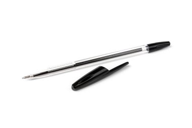 Beyaz arka plan üzerinde izole renkli kalemler.