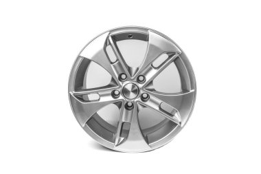 Araba metal diski beyaz arka planda izole edilmiş. Albüm tekerlekleri.