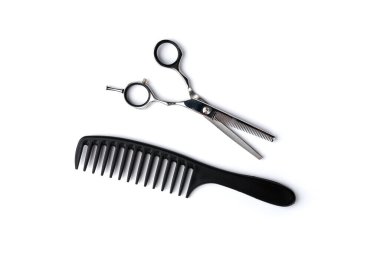 Tarama ve makas beyaz arkaplanda izole edildi.