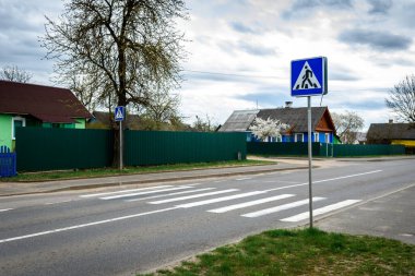 Yaya geçidi işaretleri.