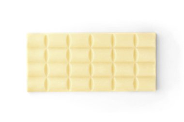 Beyaz arka planda izole edilmiş beyaz gözenekli çikolata.