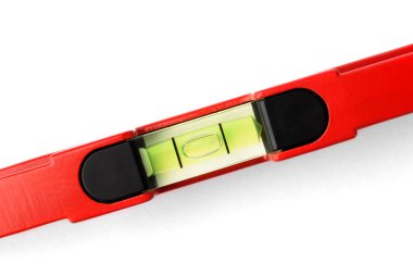 Kırmızı bina seviyesi beyaz arkaplanda izole edildi.