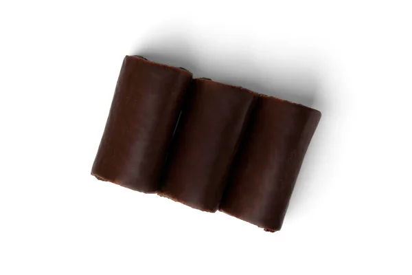 白を基調としたベリージャムとチョコレートグラスのケーキロール トップ表示 — ストック写真
