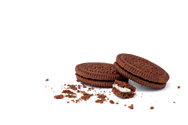 Biscotti Cioccolato Con Ripieno Latte Isolato Sfondo Bianco — Foto Stock