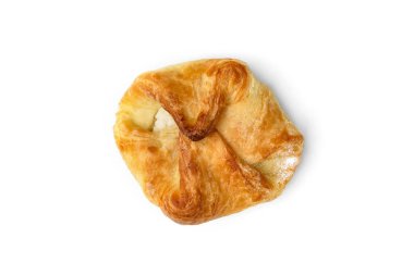 Beyaz arka planda izole edilmiş süzme peynirli çörek.