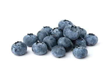 beyaz arkaplanda yaban mersini izole.