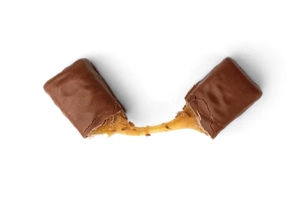Barra Chocolate Rota Con Turrón Caramelo Aislado Sobre Fondo Blanco — Foto de Stock
