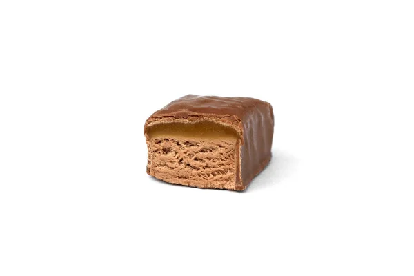 Čokoládové Sladké Nugátem Karamelem Izolované Bílém Pozadí — Stock fotografie