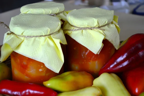 Salada de pimentos enlatados — Fotografia de Stock