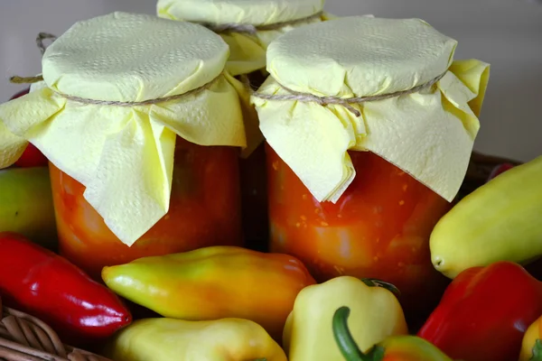 Salade van ingeblikte pepers — Stockfoto