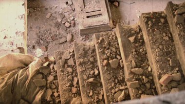 Mahvolmuş Merdivenler Yok Edildi ve Terk Edildi