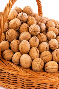 hasır sepet içinde ceviz