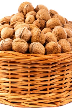 hasır sepet içinde ceviz 