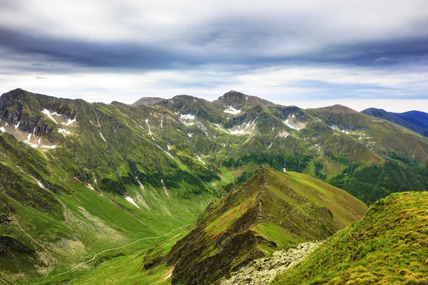 Bela paisagem de verão das montanhas de Fagaras — Fotografia de Stock