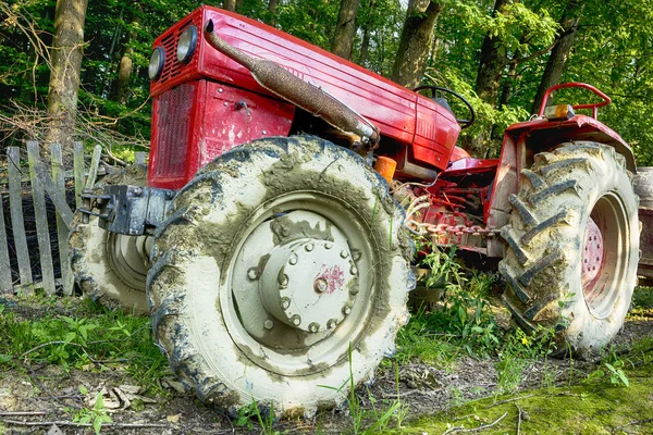 Starý traktor — Stock fotografie