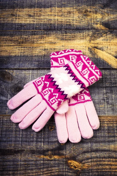 Nahaufnahme von gestrickten Winterhandschuhen — Stockfoto