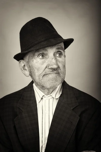 Monochrome portrait of an old man — Stock Photo, Image