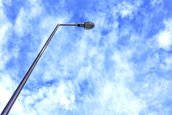 Уличное освещение с галогенной лампой
