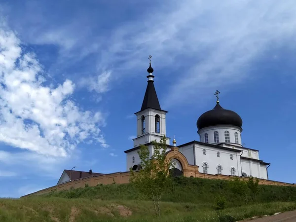 Храм Архангела Михаїла Бірську Республіка Башкортостан Росія — стокове фото