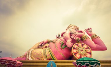 Ganesh heykel Chachoengsao ili Tayland.