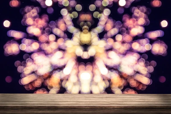 Fogos de artifício coloridos Mesa de madeira com fogos de artifício coloridos. — Fotografia de Stock