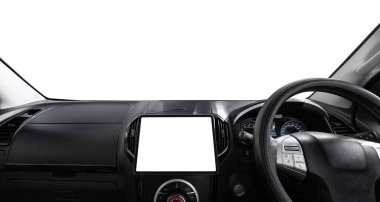 Otomobil gösterge panelinde çoklu ortam ve GPS sistemi izole edildi. Yol yönlendirmesi ya da bildirim için model. Modern araba iç tasarımı için büyük ölçekli navigasyon aygıtı.
