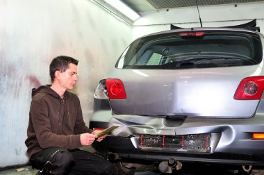 İş yerinde sigorta işçi.