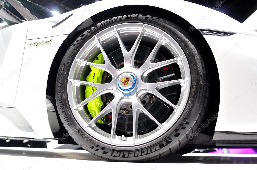 Porsche 918 Spyder Wheel Stock Editorial Photo C Lorakss