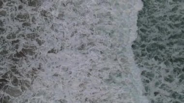 Güçlü okyanus dalgaları