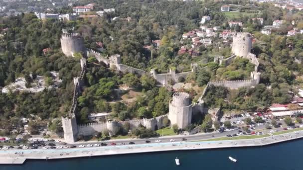 Rumelihisari även känd som Rumelian Castle från Istanbul Bosporen — Stockvideo
